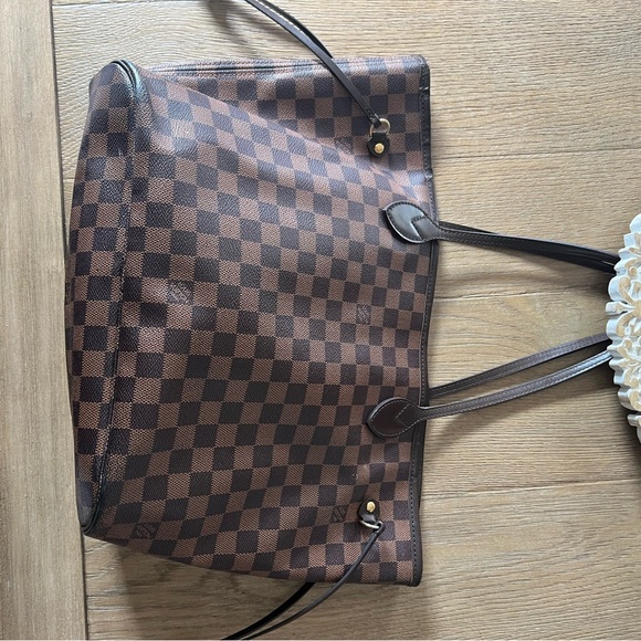 Louis Vuitton Neverfull MM - Picture 5 of 5